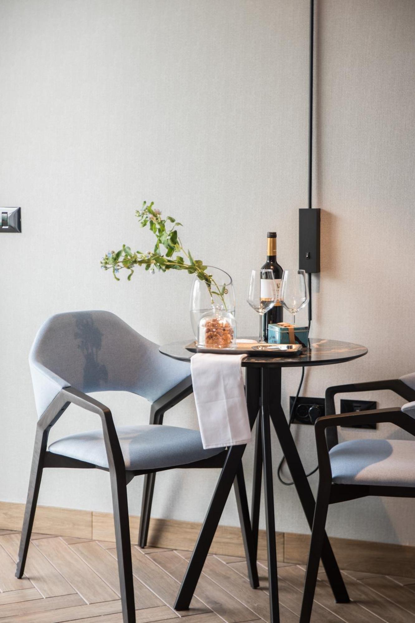 Almond Hotel - Adults Only ネヴェ・イラン エクステリア 写真