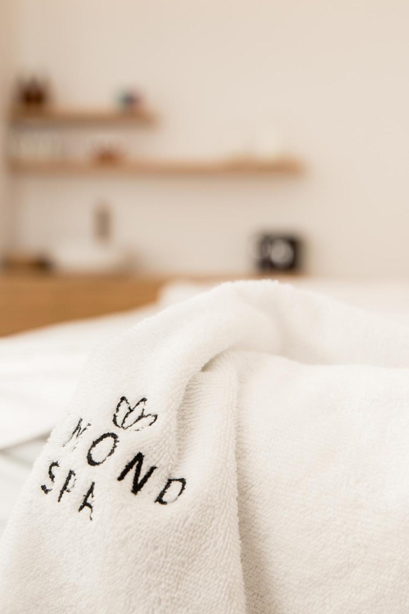Almond Hotel - Adults Only ネヴェ・イラン エクステリア 写真